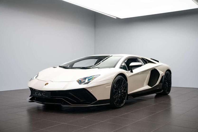 Lamborghini Aventador 5.300 km 569.000 € Putzbrunn 85640