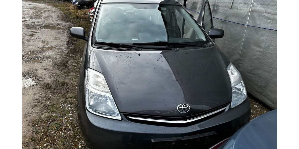 Toyota Prius 184.000 km 5.900 &euro; München 81929