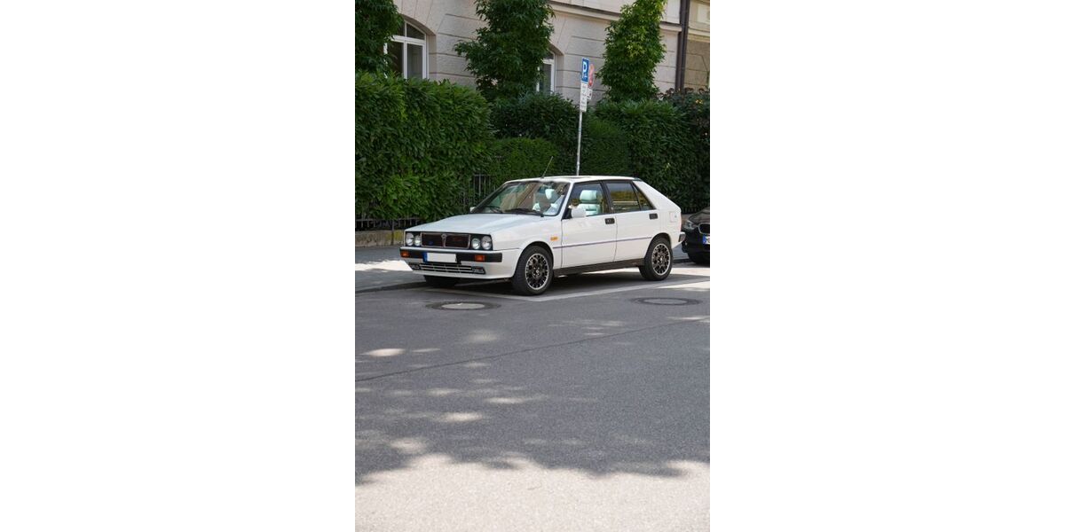 Lancia Delta 96.000 km 21.900 &euro; München 80798