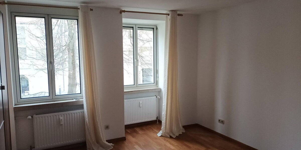 Etagenwohnung München Bogenhausen - 3 Zimmer, 105 m&sup2;, 2.010&euro; | Angebot:26286512