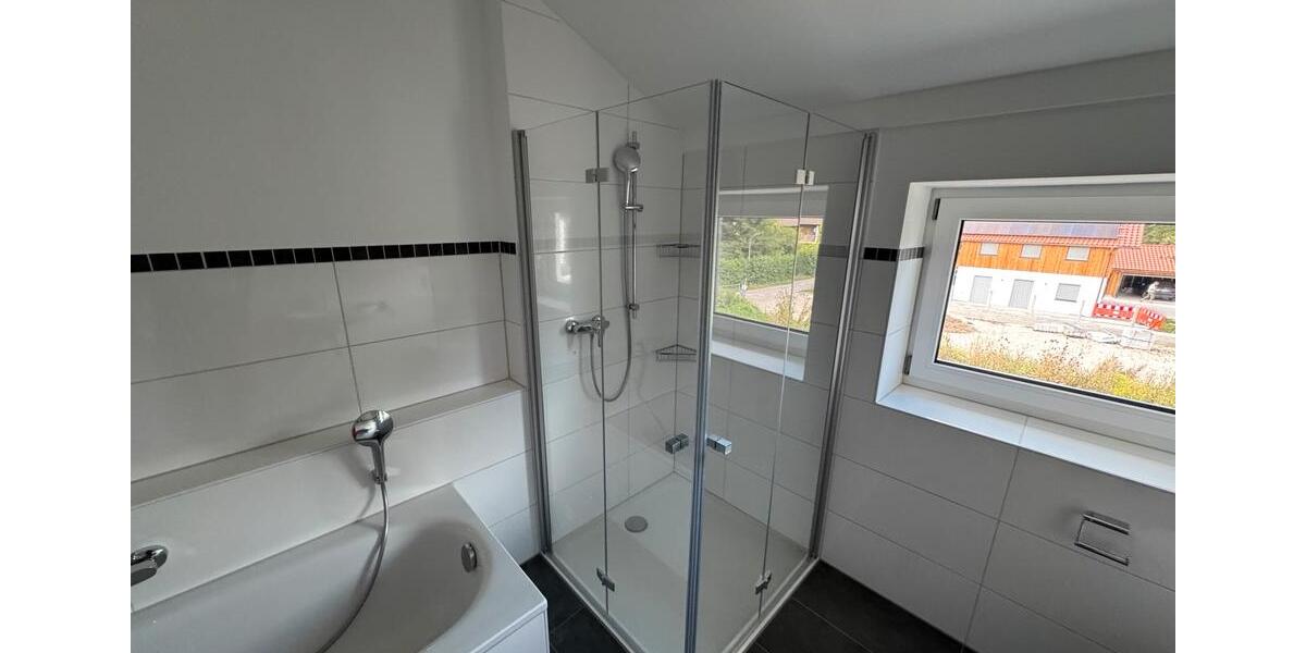 Dachgeschoßwohnung Kirchheim bei München - 3 Zimmer, 93 m&sup2;, 1.990&euro; | Angebot:24762321