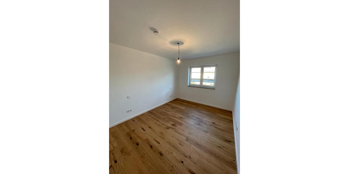 3 Zimmer Whg im 1.OG, ca. 73 qm Balkon & TG-Stellplatz 3 zimmer