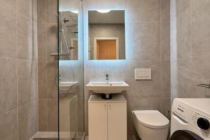 WG Zimmer frisch saniert in München Sendling möbliert U-Bahn Nähe 4 zimmer