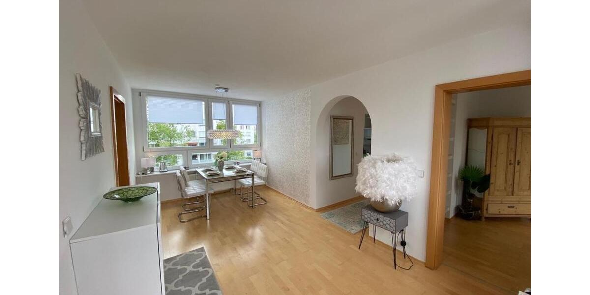 Wunderschöne Dachgeschosswohnung mit Dachterrasse in Ottobrunn 3.5 zimmer