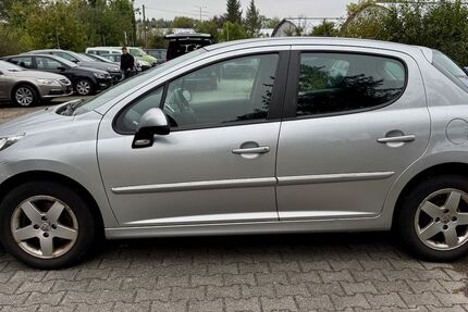 Peugeot 207 62.000 km 2.980 € München 81827