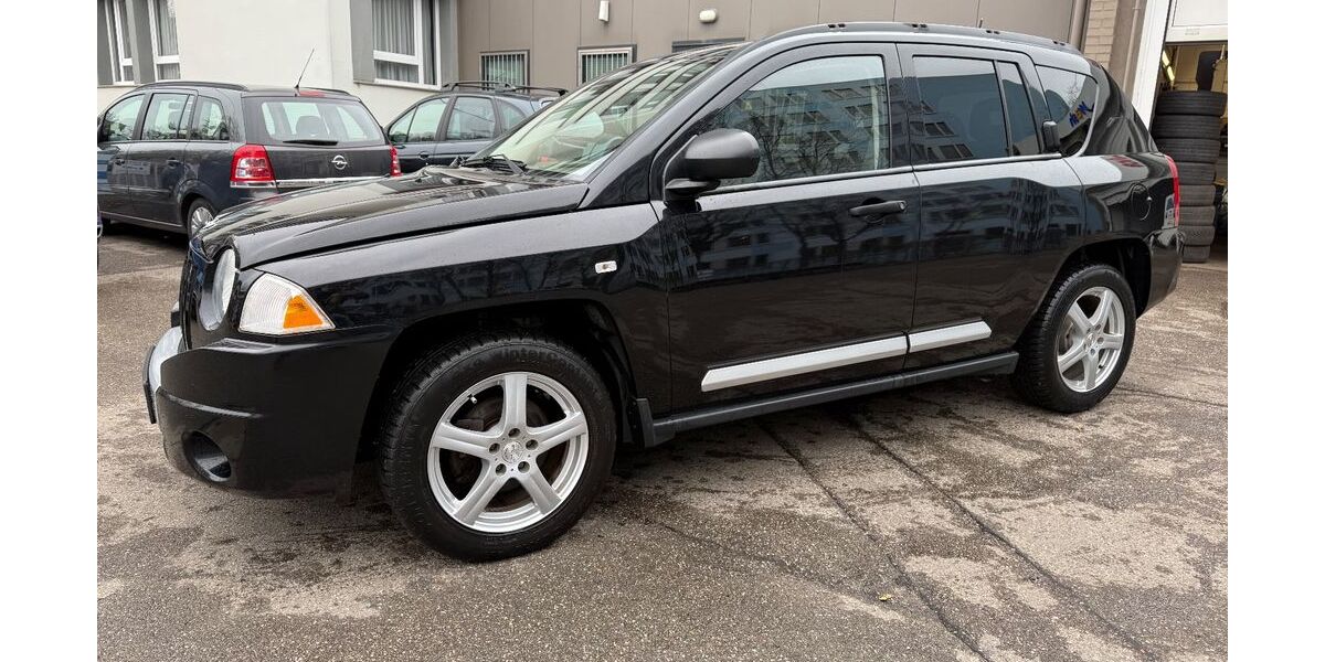 Jeep Compass 118.111 km 7.500 &euro; München 80636