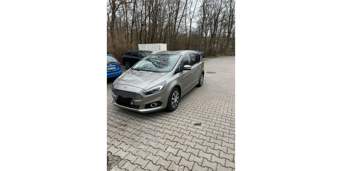 Ford S-Max 136.292 km 14.600 &euro; München 81735
