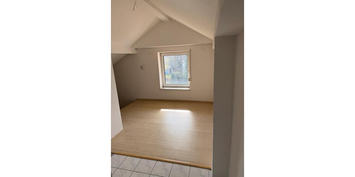 Doppelhaushälfte München Schwabing-Freimann - 6.5 Zimmer, 125 m&sup2;, 1.290&euro; | Angebot:25590829