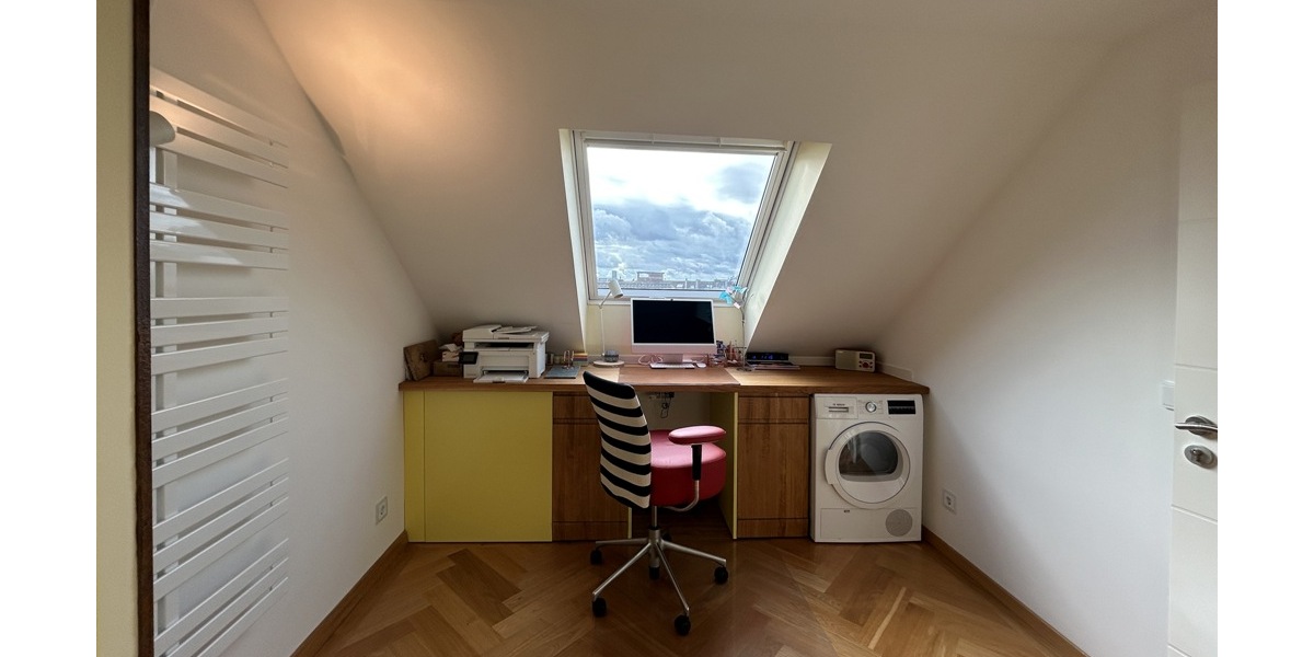 Bestlage Universität, aussergewöhnliche Sanierung und Innenausstattung 2 zimmer