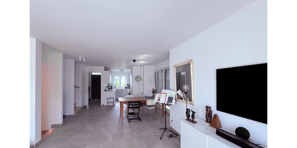 Doppelhaushälfte München Bogenhausen - 5 Zimmer, 144 m&sup2;, 3.970&euro; | Angebot:26247760