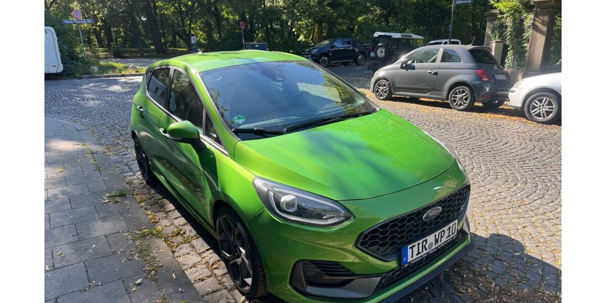 Ford Fiesta 84.765 km 17.800 &euro; München 80538