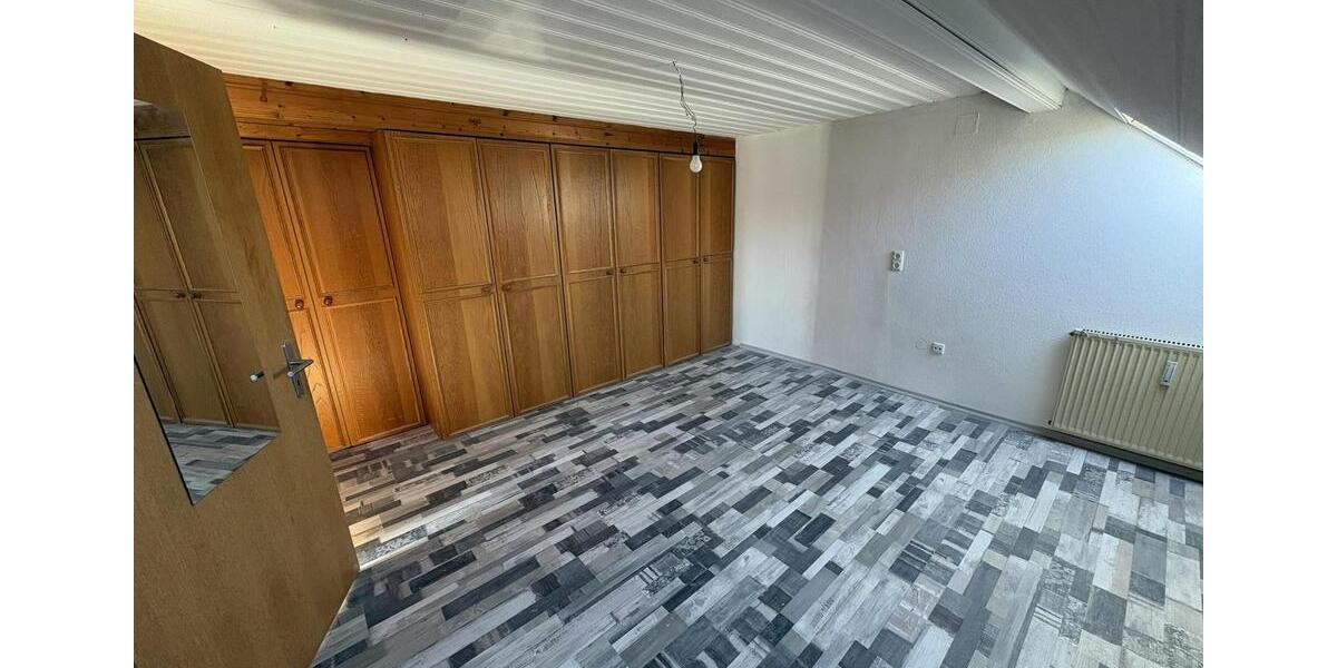 Etagenwohnung Karlsfeld - 3.5 Zimmer, 139 m&sup2;, 2.150&euro; | Angebot:25789139