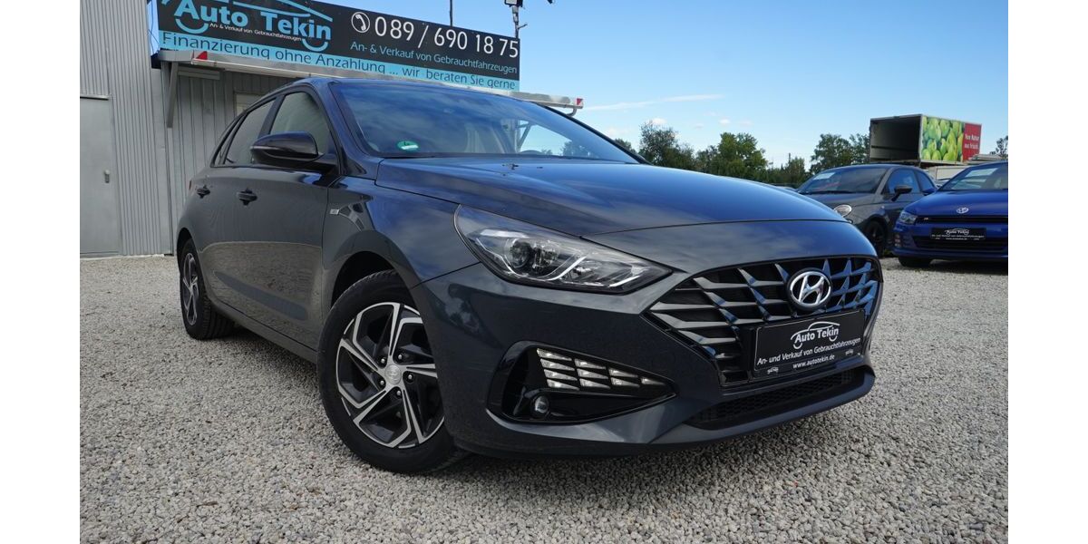 Hyundai i30 72.769 km 17.950 &euro; München 81829