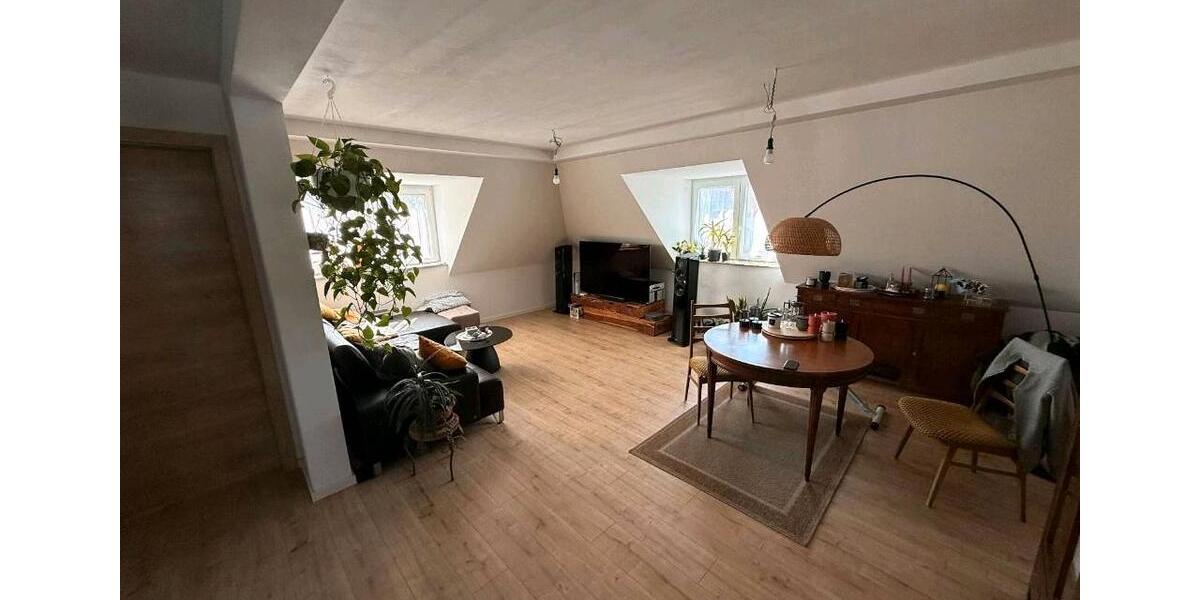 Dachgeschoßwohnung München Feldmoching-Hasenbergl - 4 Zimmer, 80 m&sup2;, 1.700&euro; | Angebot:26335443