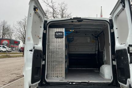 Opel Vivaro 46.836 km 16.890 &euro; München 81825