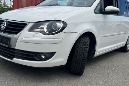 VW Touran 312.569 km 1.999 € München 81245