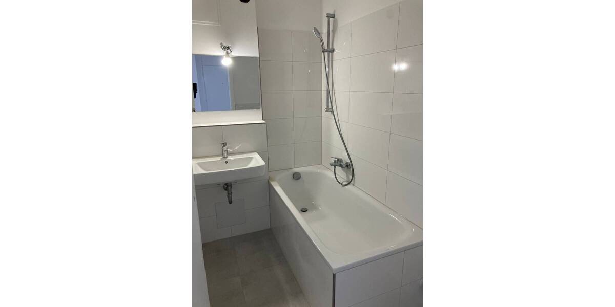 Etagenwohnung München Bogenhausen - 4 Zimmer, 89 m&sup2;, 1.950&euro; | Angebot:26154518