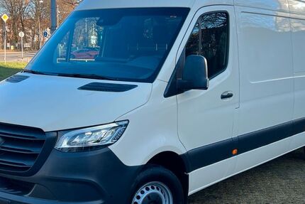 Mercedes-Benz Sprinter 196.000 km 27.990 &euro; München 81243