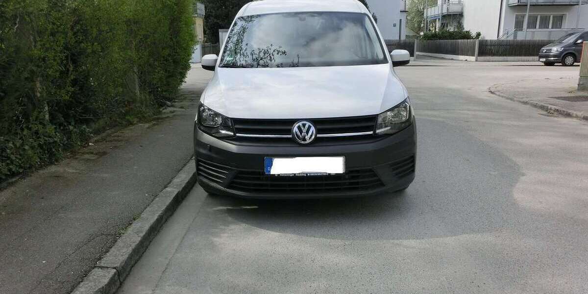 VW Caddy 207.000 km 8.800 &euro; München 81829