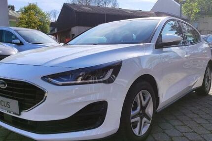 Ford Focus 23.353 km 17.989 € Erding 85435