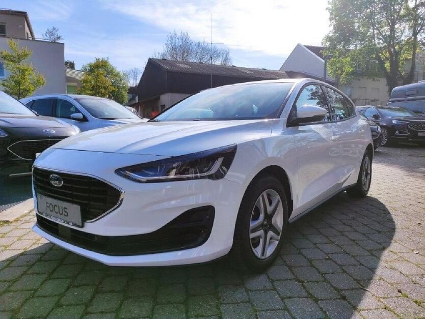 Ford Focus 23.353 km 17.989 € Erding 85435