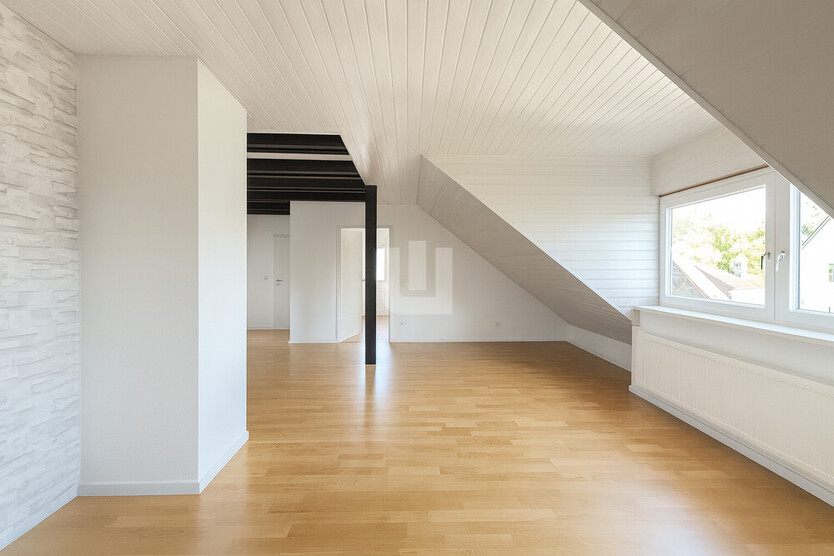 WINDISCH IMMOBILIEN - Gut geschnittene 2,5-Zimmer - Dachgeschosswohnung, zentral & ruhig gelegen! 3 zimmer