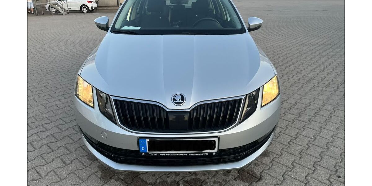 Skoda Octavia 140.000 km 8.500 &euro; Poing 85586