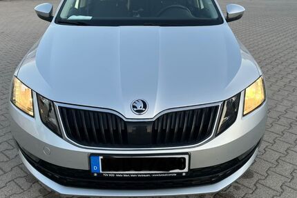 Skoda Octavia 140.000 km 9.000 &euro; Poing 85586