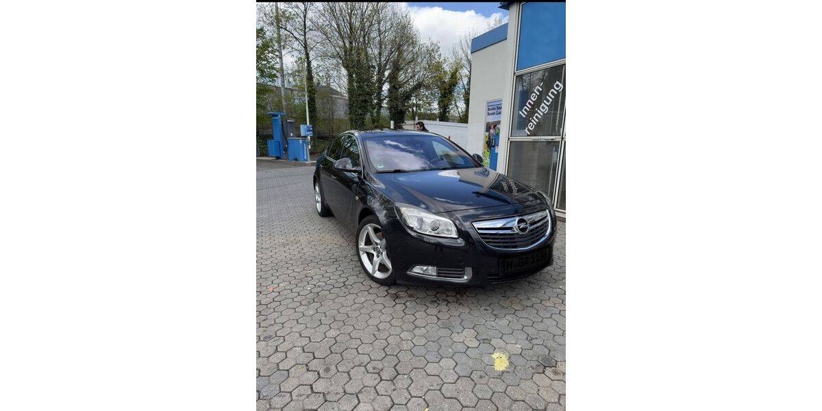 Opel Insignia 220.000 km 6.990 &euro; München 80469