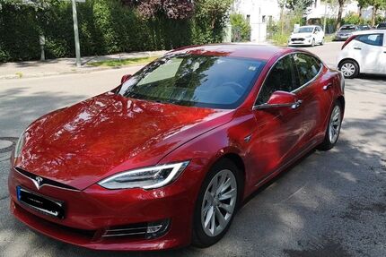 Tesla Model S 149.000 km 26.000 € München 81829