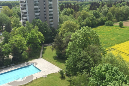 M-Solln - 2-Zi-Whg. mit herrlichem Bergblick, Freibad, EBK u.a. mit Spülmaschine