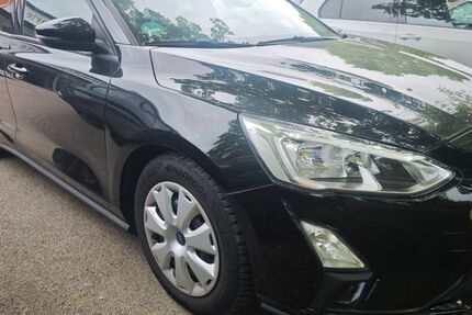 Ford Focus 71.500 km 11.990 &euro; Fürstenfeldbruck 82256