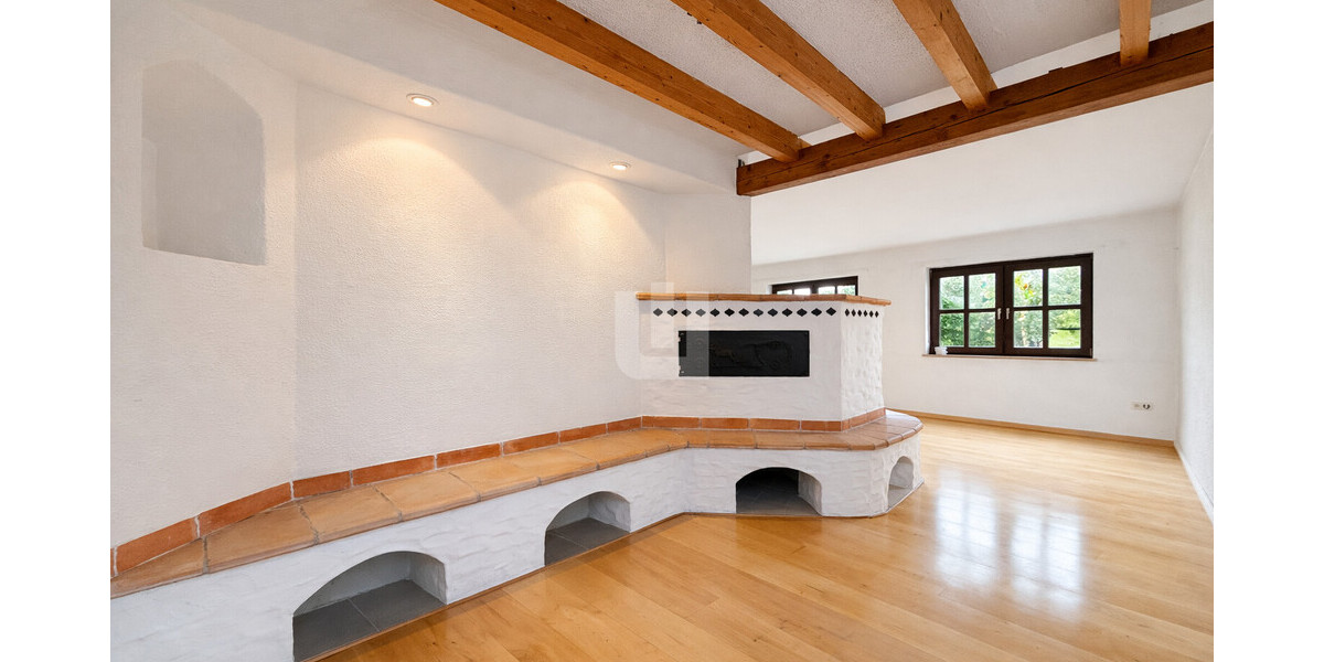 WINDISCH IMMOBILIEN - Renovierungsbedürftiges REH ideal für Familien in verkehrsberuhigter Straße - Reihenendhaus Olching | Angebot:25362370