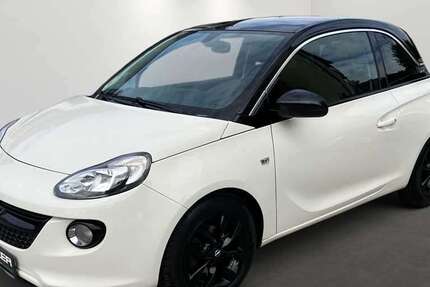 Opel Adam 32.380 km 9.870 &euro; München 81547