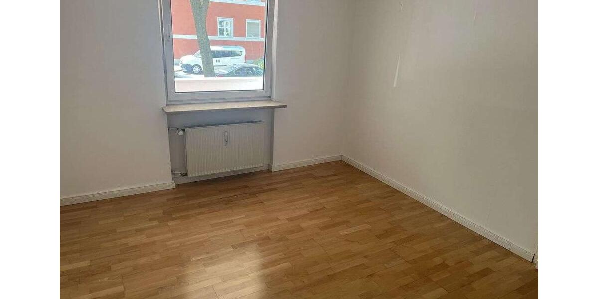 Erdgeschoßwohnung München Schwabing-Freimann - 3 Zimmer, 68 m&sup2;, 1.900&euro; | Angebot:26544482