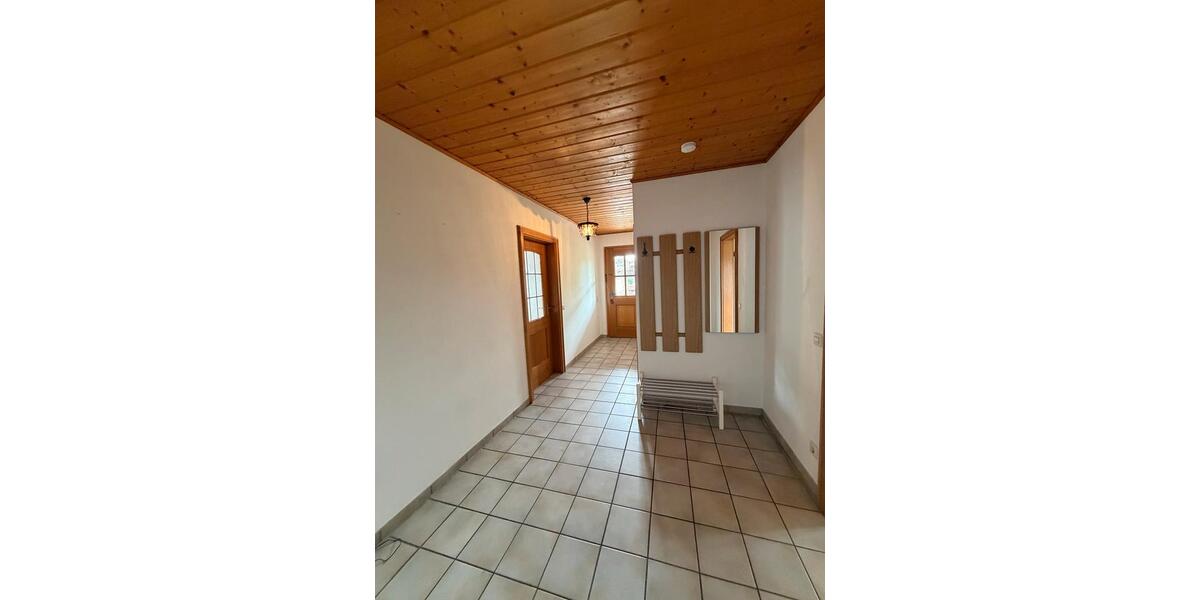 Etagenwohnung Erdweg - 1 Zimmer, 60 m&sup2;, 1.500&euro; | Angebot:26538658