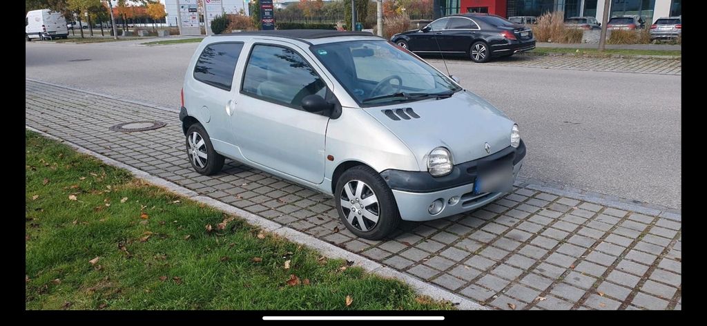 Renault Twingo 145.600 km 1.450 &euro; Garching bei München 85748