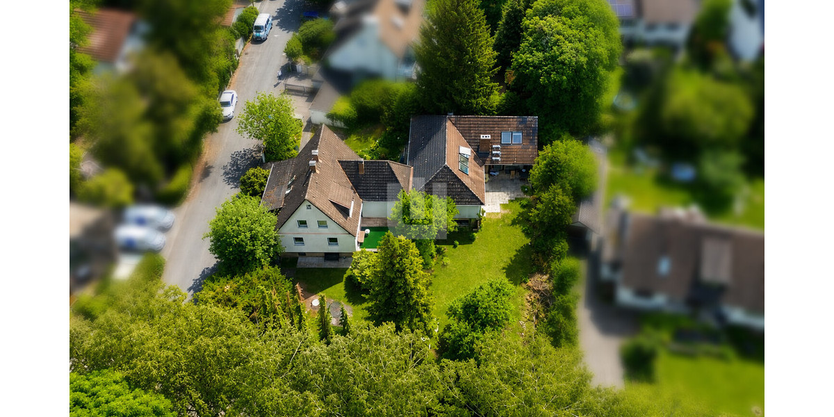 WINDISCH - Zwei Häuser auf großem Grundstück mit Entwicklungspotential in Ortsrandlage v. Gröbenzell - Einfamilienhaus Gröbenzell | Angebot:26979381