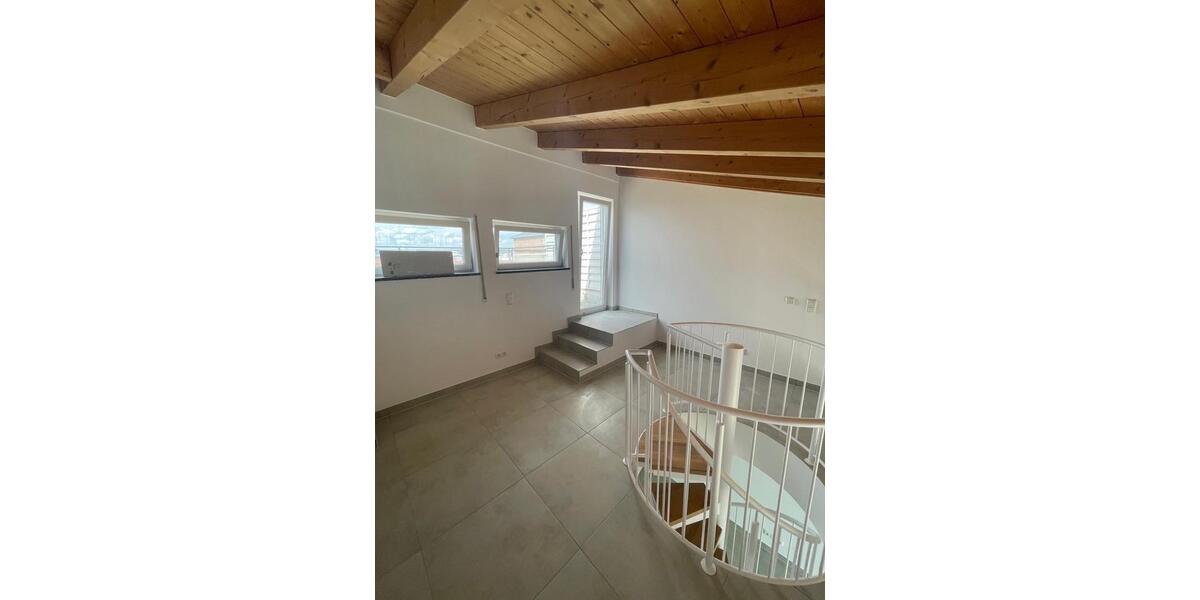 Dachgeschoßwohnung Germering - 2.5 Zimmer, 87 m&sup2;, 1.780&euro; | Angebot:26413582
