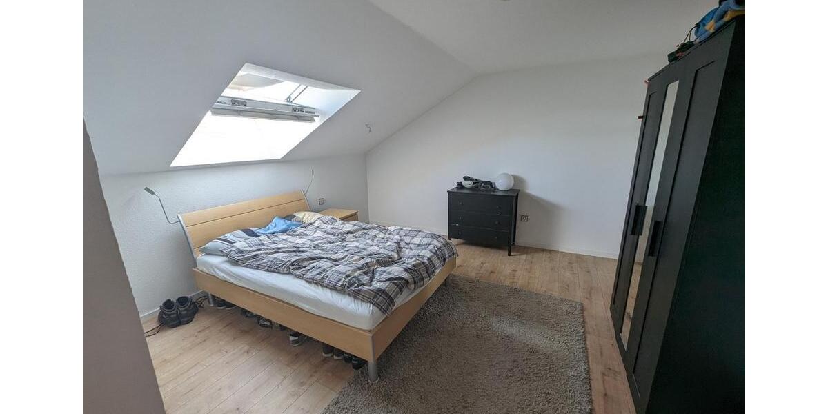 Moderne 3 Zimmer DG Wohnung - WG tauglich 3 zimmer