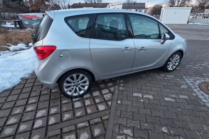 Opel Meriva 124.815 km 5.999 &euro; München 81737