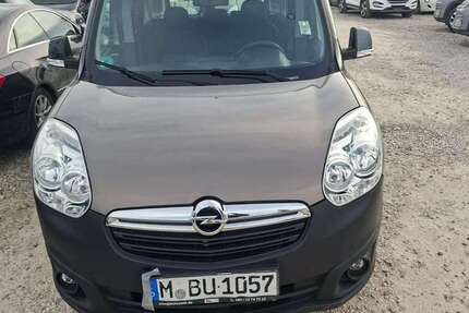 Opel Combo 213.000 km 4.990 &euro; München 81829