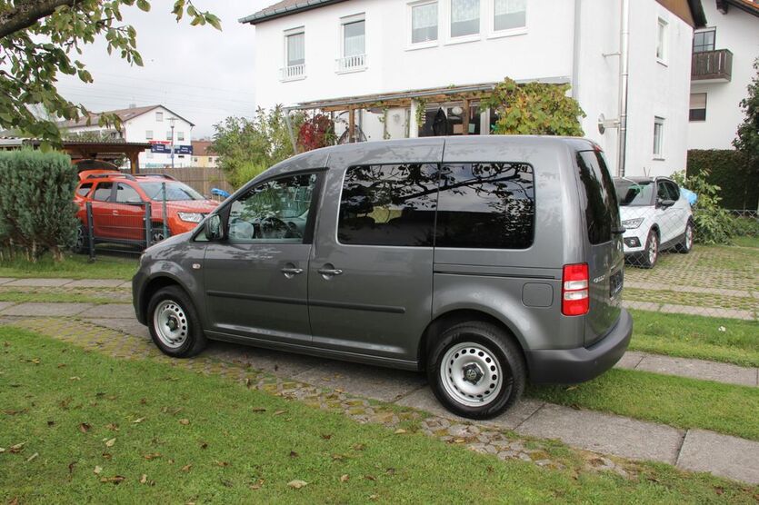 VW Caddy 48.871 km 11.590 € Gilching bei München 82205