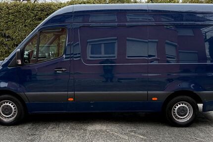 Mercedes-Benz Sprinter 182.000 km 16.980 &euro; München 81827