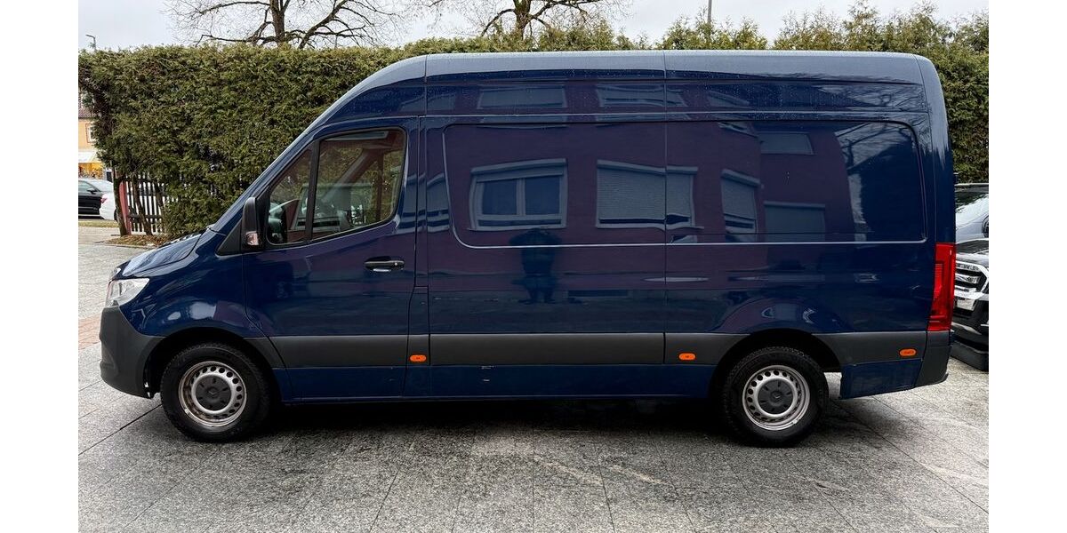 Mercedes-Benz Sprinter 182.000 km 16.980 &euro; München 81827