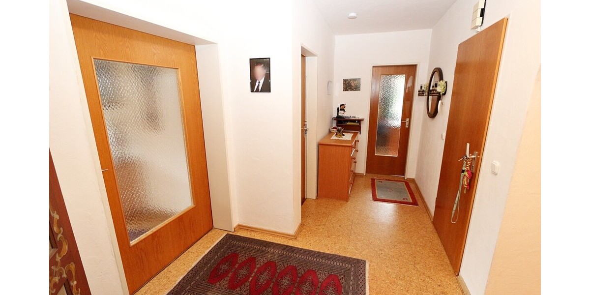 !! RARITÄT in SEENÄHE !! 4-Zimmer-WOHNUNG in Zwei-Familien-Haus * OG + DG mit Balkon + Garten * STA 4 zimmer