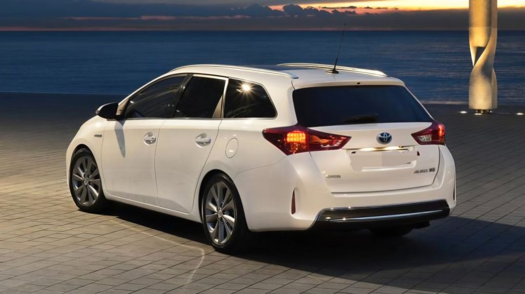 Toyota Auris 168.000 km 12.500 &euro; Dachau 85221