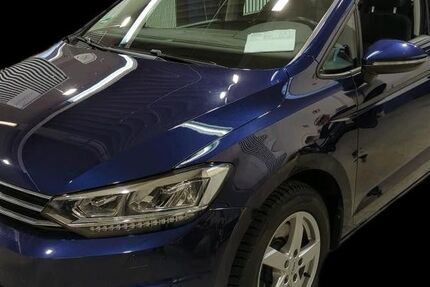 VW Touran 119.873 km 22.499 &euro; München 81243