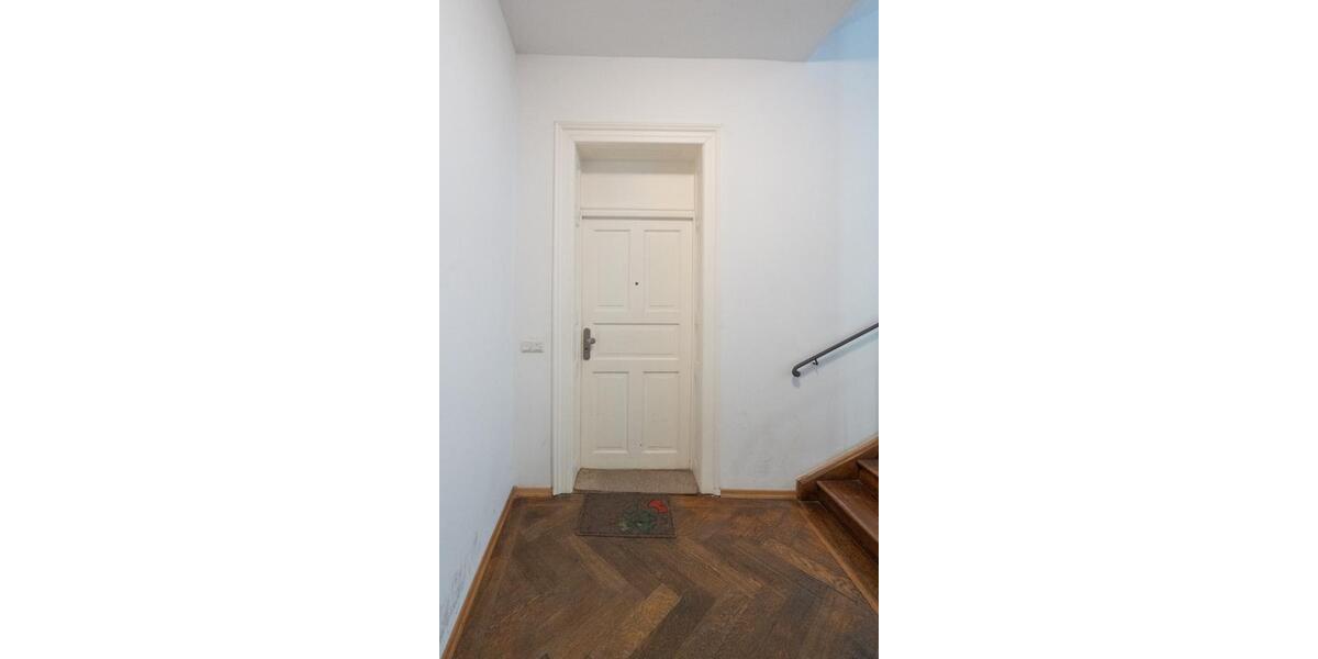 Altbauwohnung am Harras mit Balkon - 3,5 Zimmer 3.5 zimmer