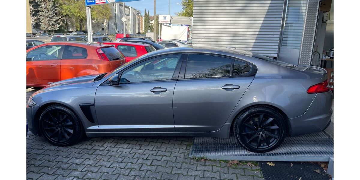 Jaguar XF 265.000 km 10.000 &euro; München 81549